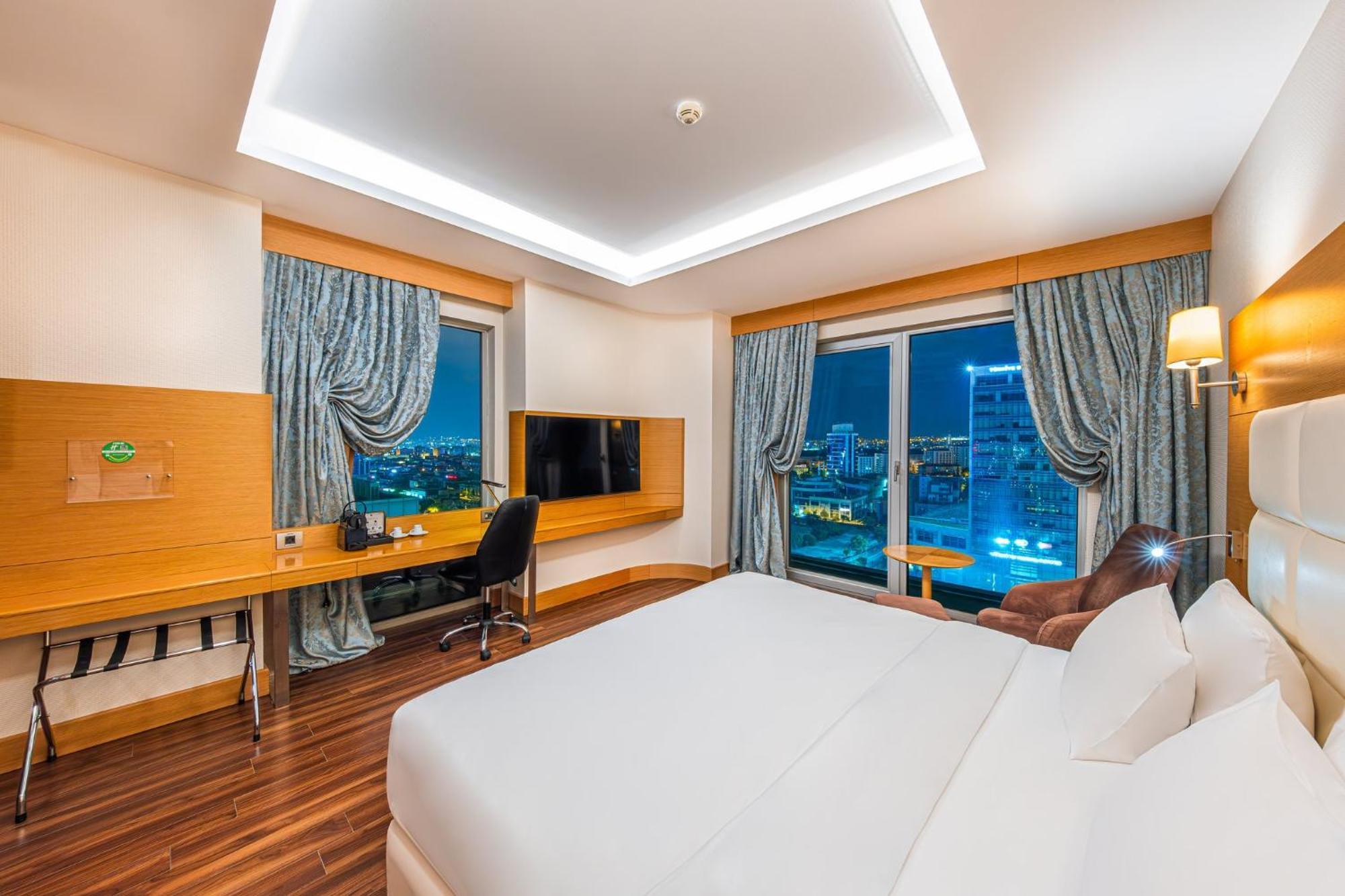 Holiday Inn Ankara - Cukurambar By Ihg Exterior photo
